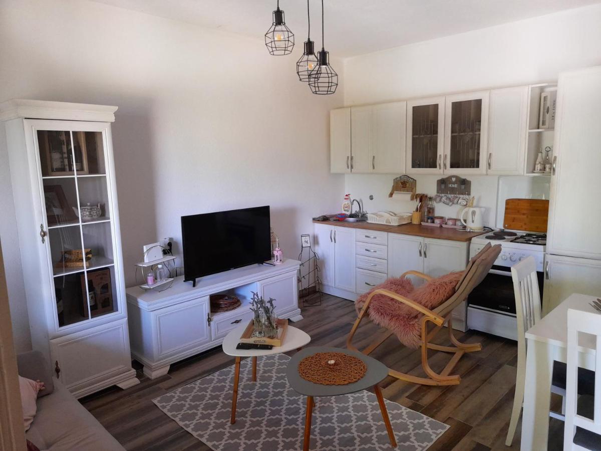וירפזאר Banjo Rustic House Lake View מראה חיצוני תמונה