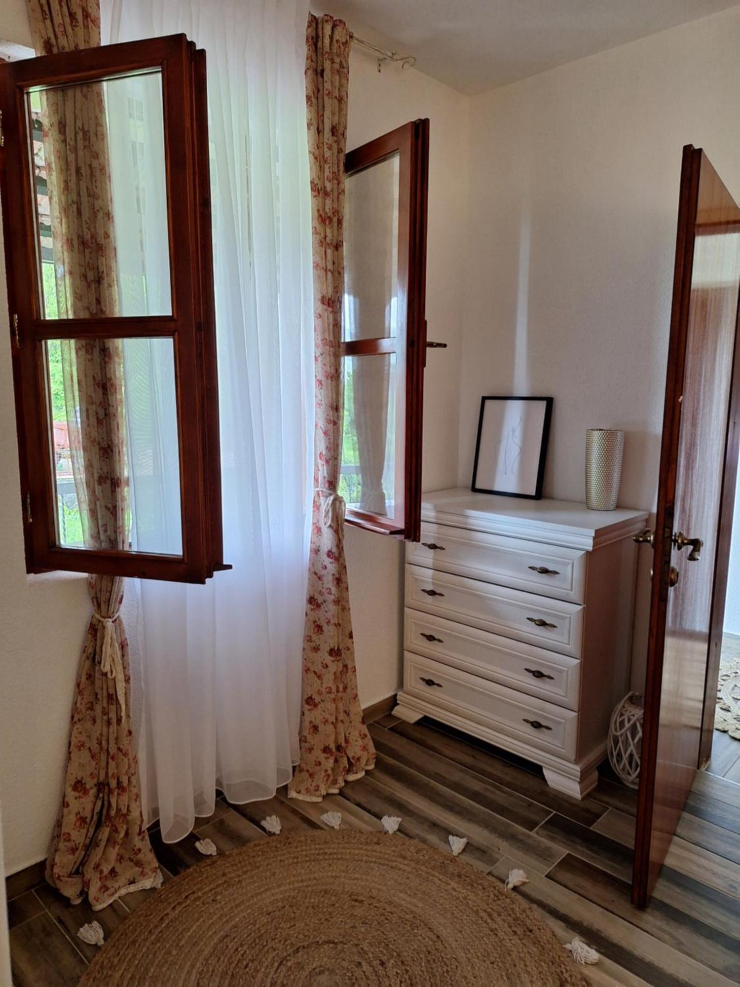 וירפזאר Banjo Rustic House Lake View מראה חיצוני תמונה