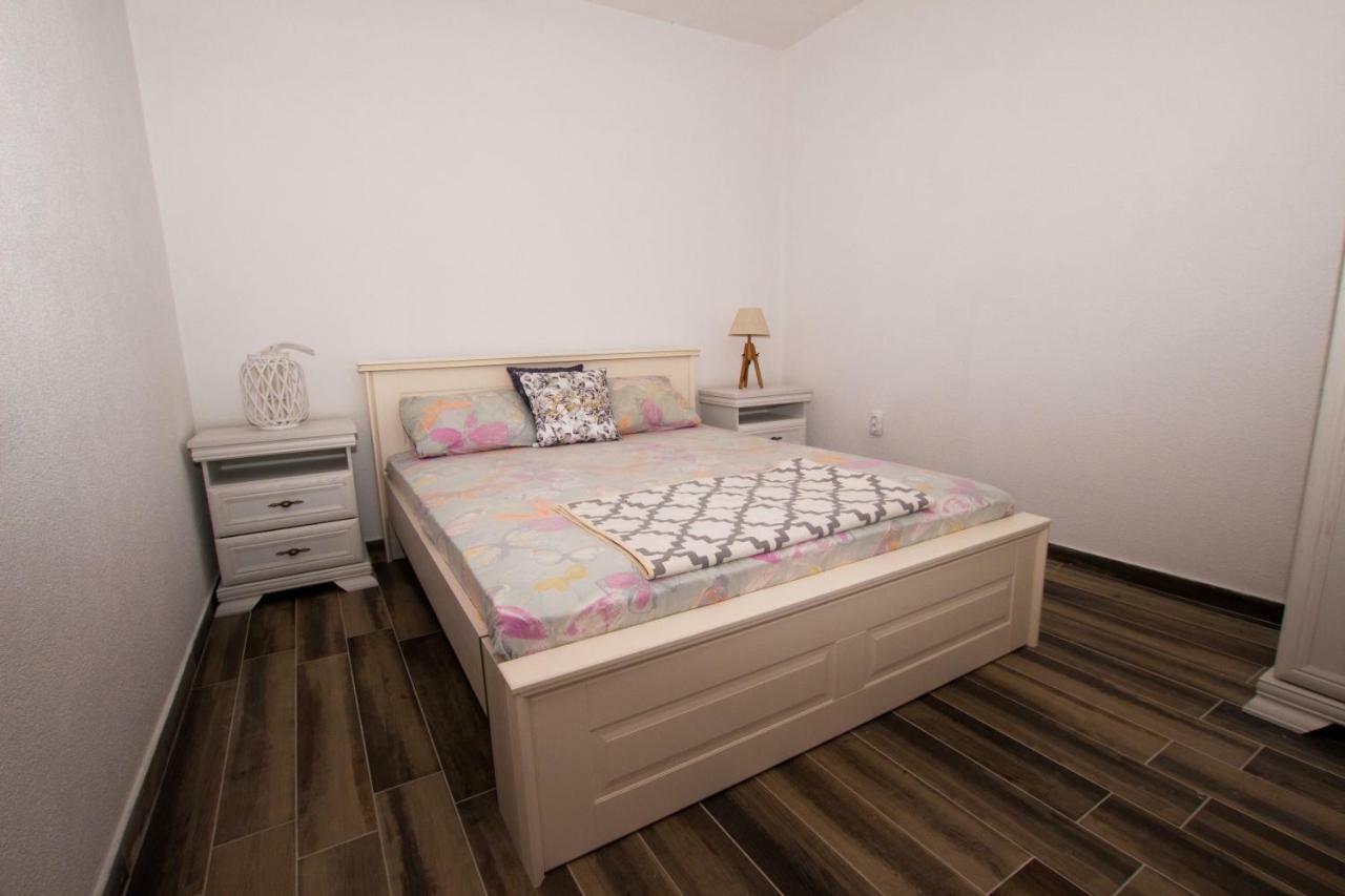 וירפזאר Banjo Rustic House Lake View מראה חיצוני תמונה